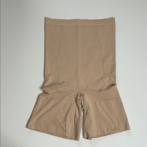 SPANX Women's Tan Bike Shorts